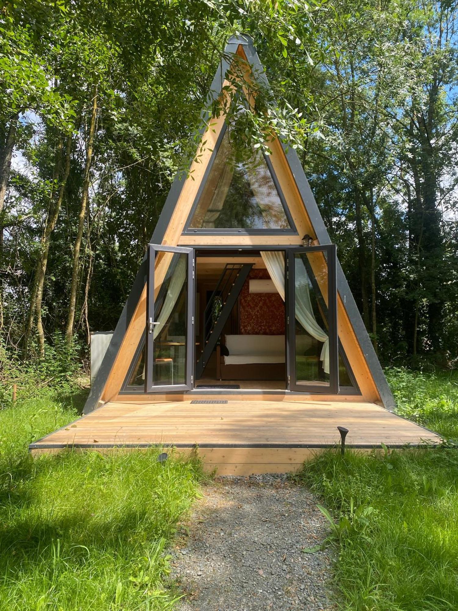 Ecolodges De Reve Dans Un Chateau De Conte De Fees Les-Trois-Moutiers Exteriér fotografie