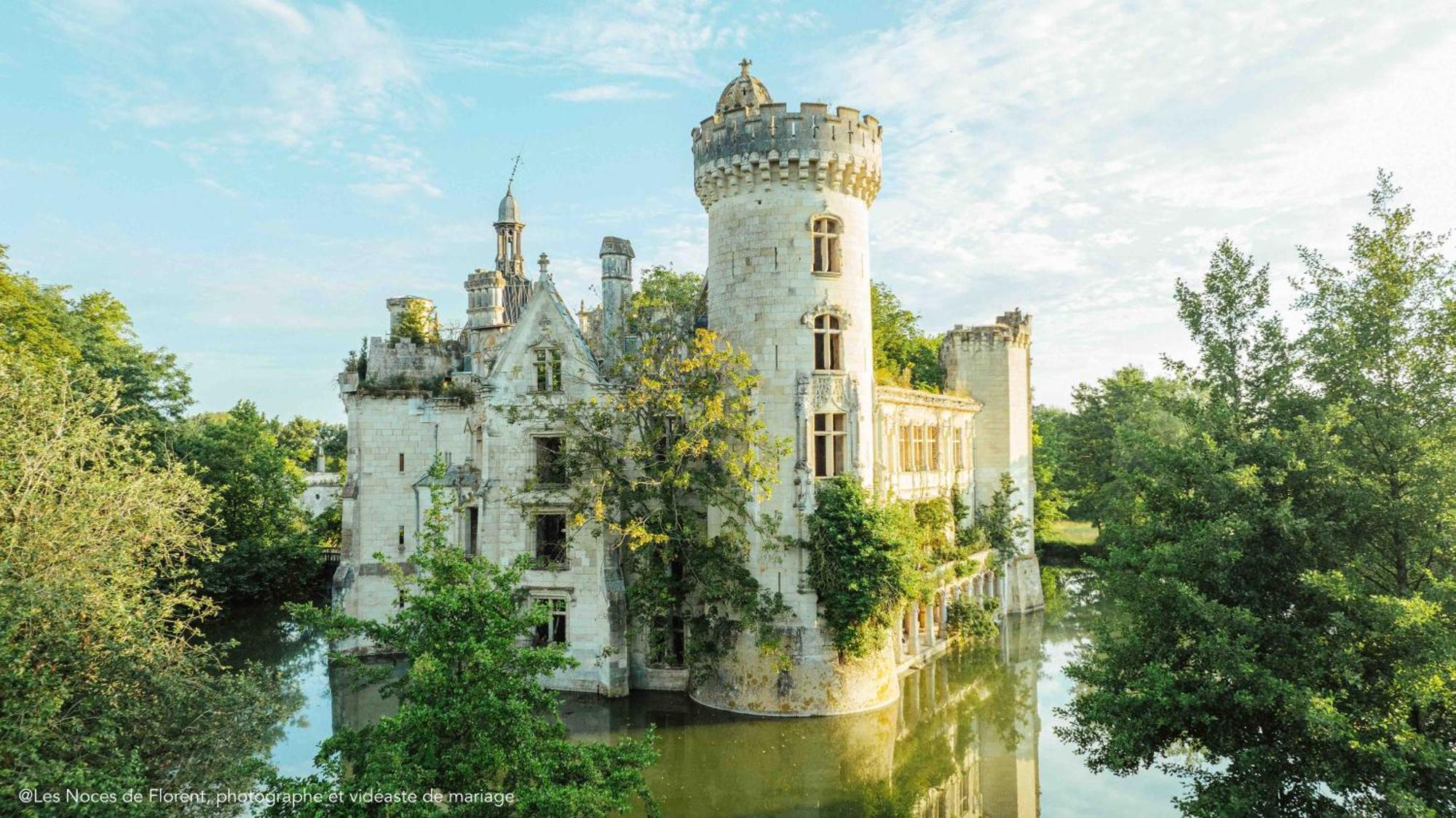 Ecolodges De Reve Dans Un Chateau De Conte De Fees Les-Trois-Moutiers Exteriér fotografie