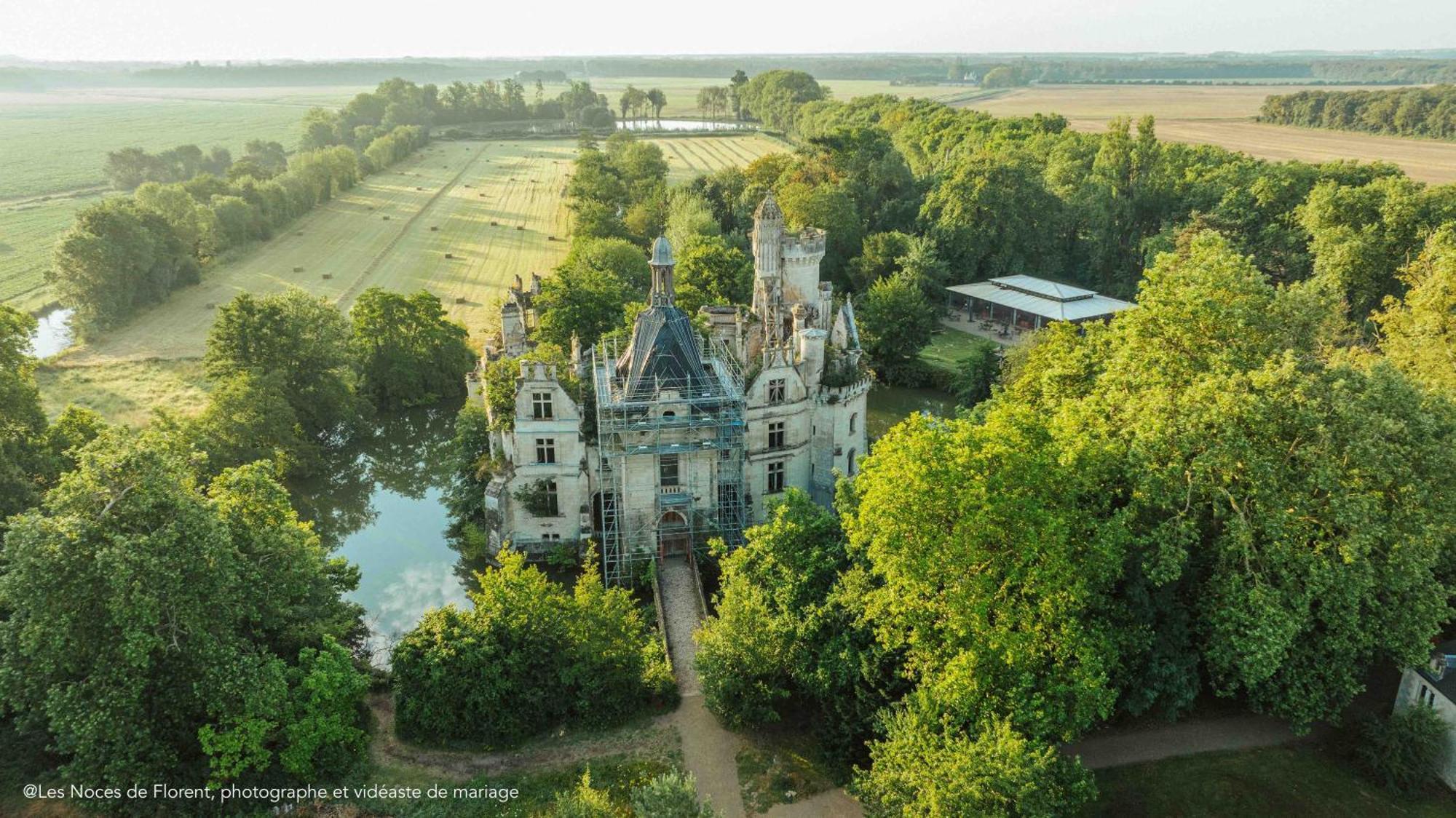 Ecolodges De Reve Dans Un Chateau De Conte De Fees Les-Trois-Moutiers Exteriér fotografie
